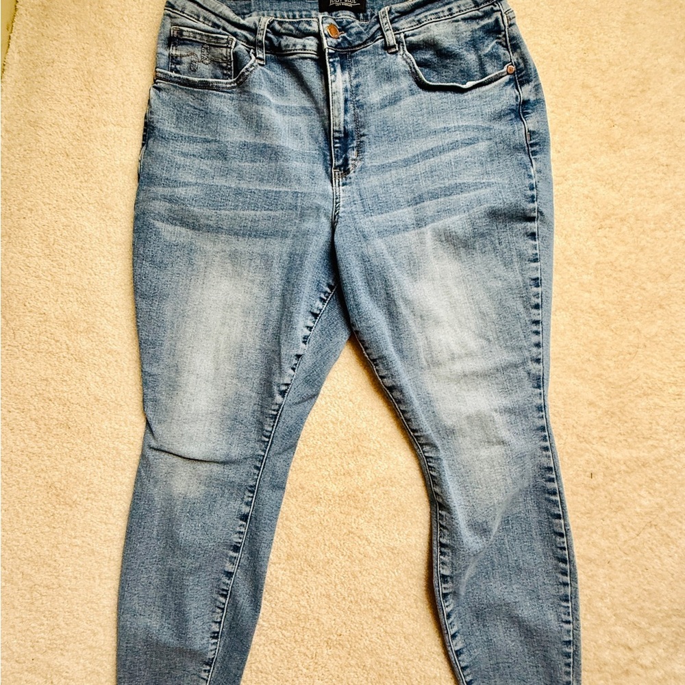 Judy Blue Light Wash Skinny Jeans